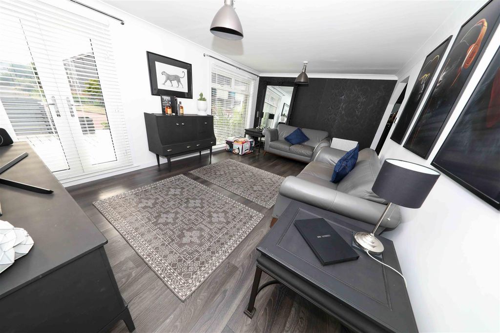 Property photo 3 of 31 c