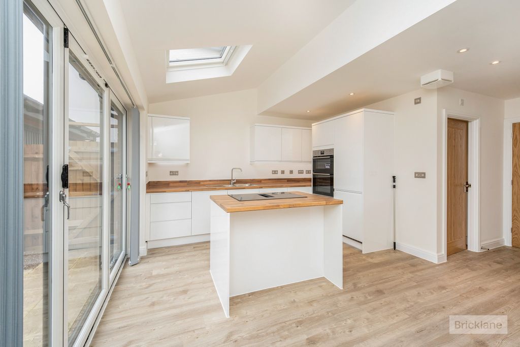 Property photo 3 of 15 Image