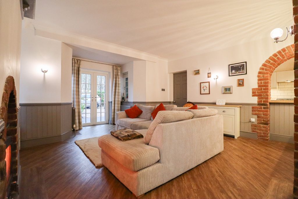 Property photo 3 of 33 37921213