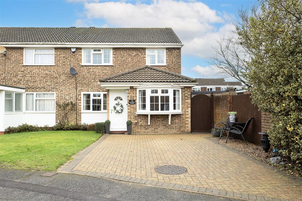 Property photo 1 of 12 Chesterton-Ave-20.Jpg