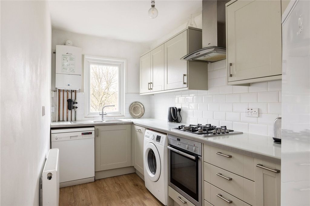 Property photo 2 of 8 Kitchen