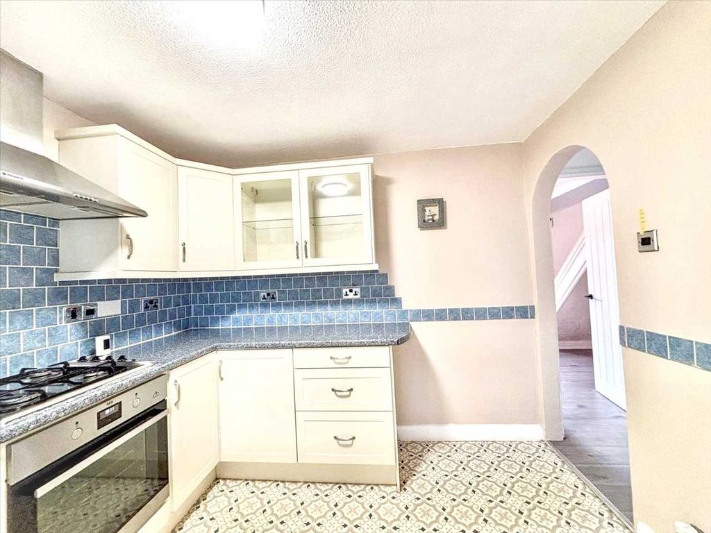 Property photo 3 of 21