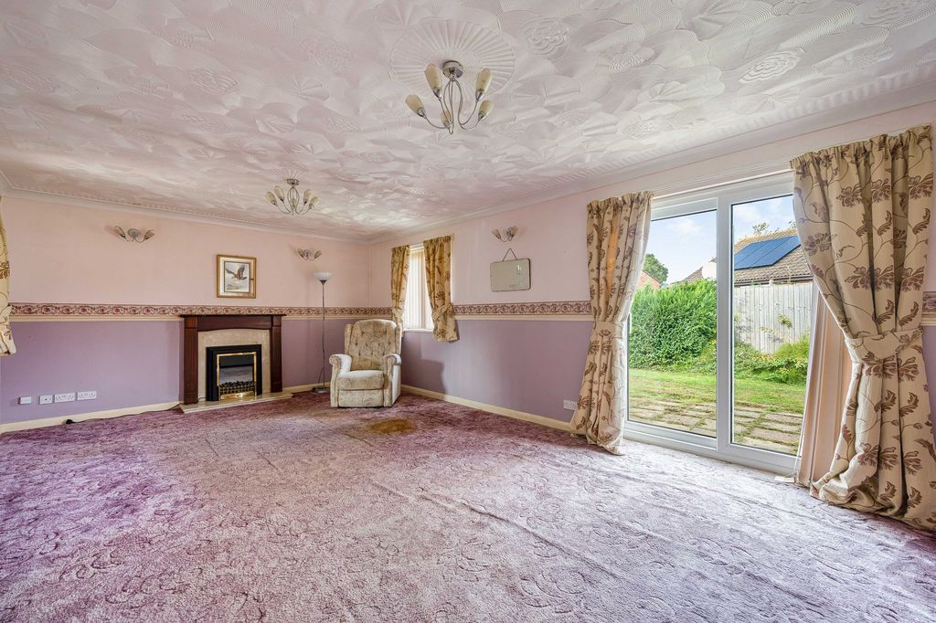 Property photo 2 of 19