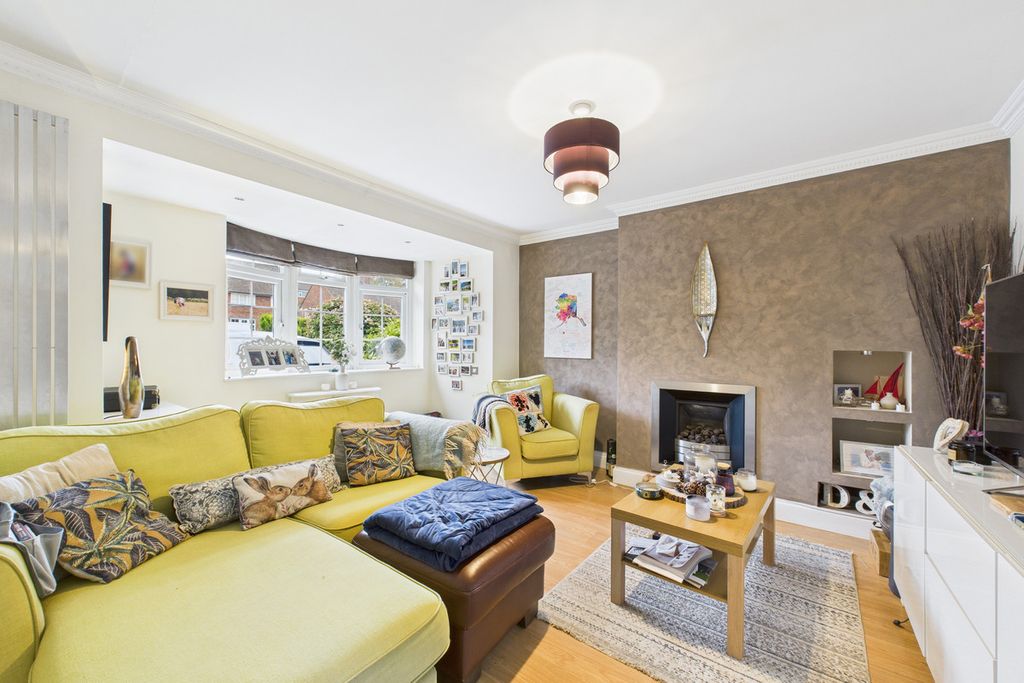 Property photo 3 of 18