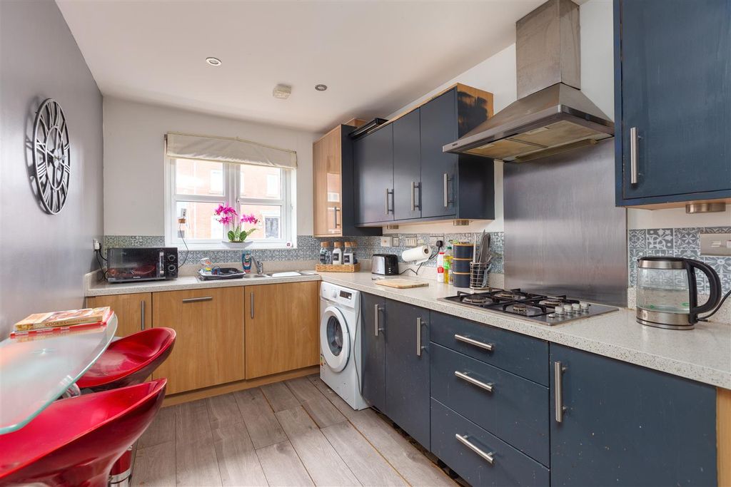 Property photo 3 of 15