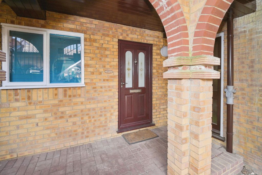 Property photo 3 of 13
