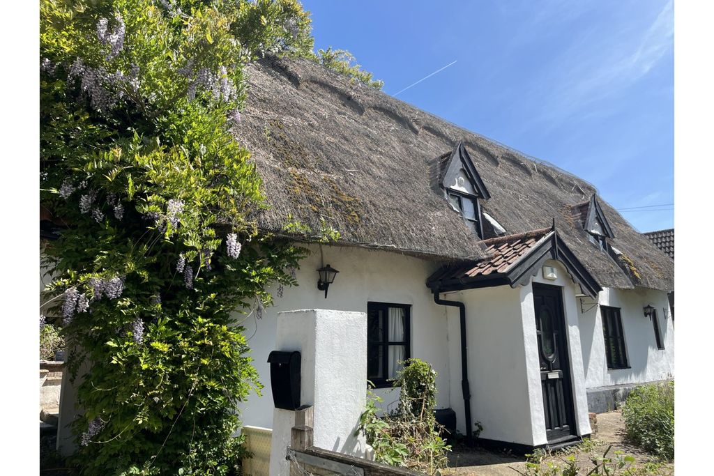 Property photo 2 of 11
