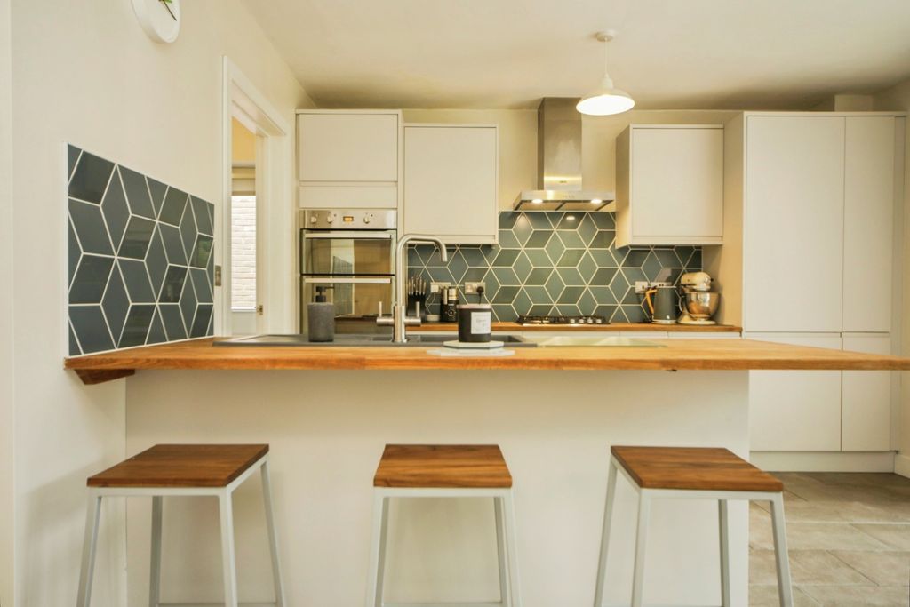 Property photo 3 of 21 Pbox-Img.Jpg