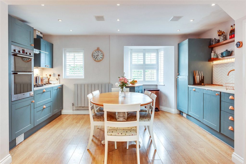 Property photo 3 of 15 Kitchen