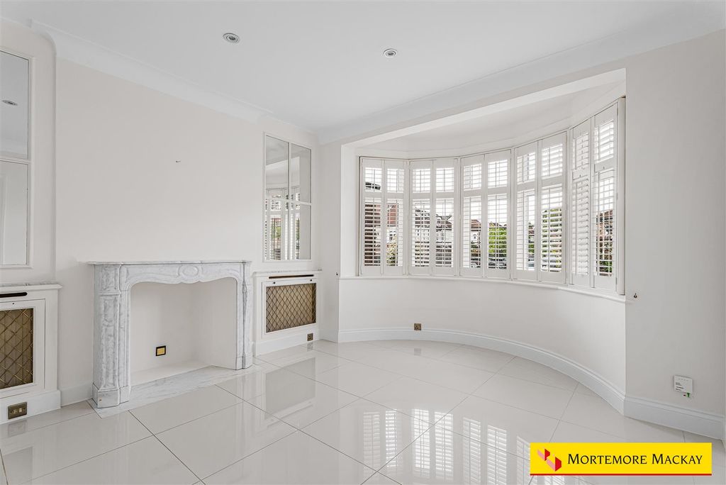 Property photo 3 of 33 44_81013_Watermarked.Jpg