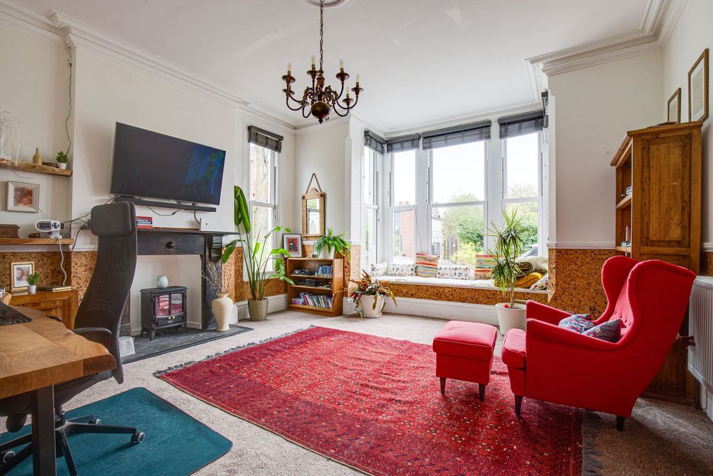 Property photo 2 of 44