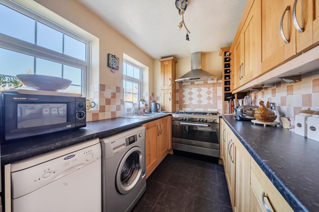 Property photo 3 of 20 Kitchen