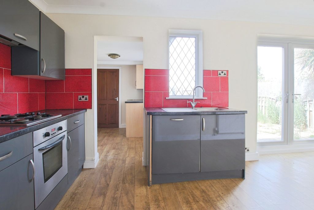 Property photo 2 of 14 4239405