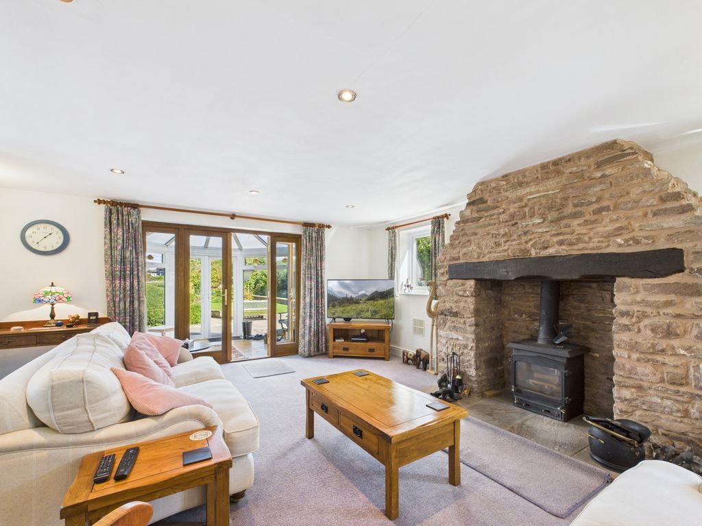 Property photo 3 of 23 Picture No. 11