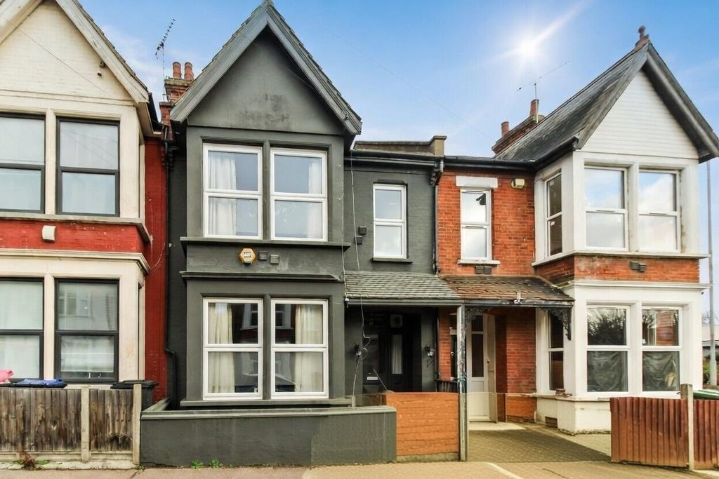 Property photo 1 of 12 Front (Exterior)