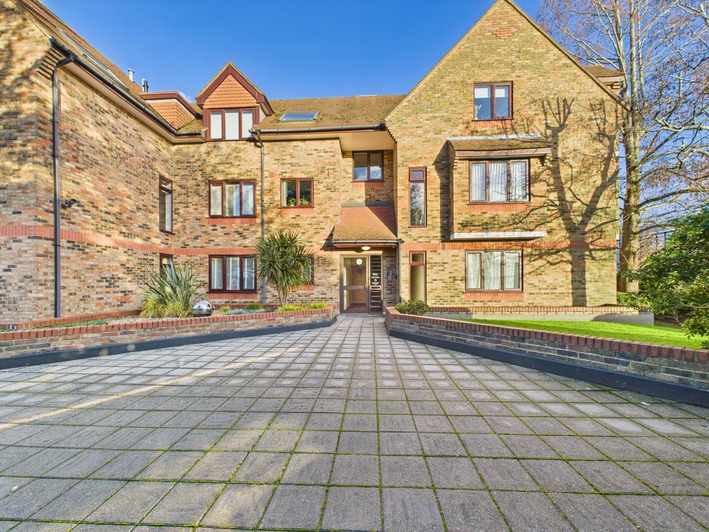 Property photo 1 of 8