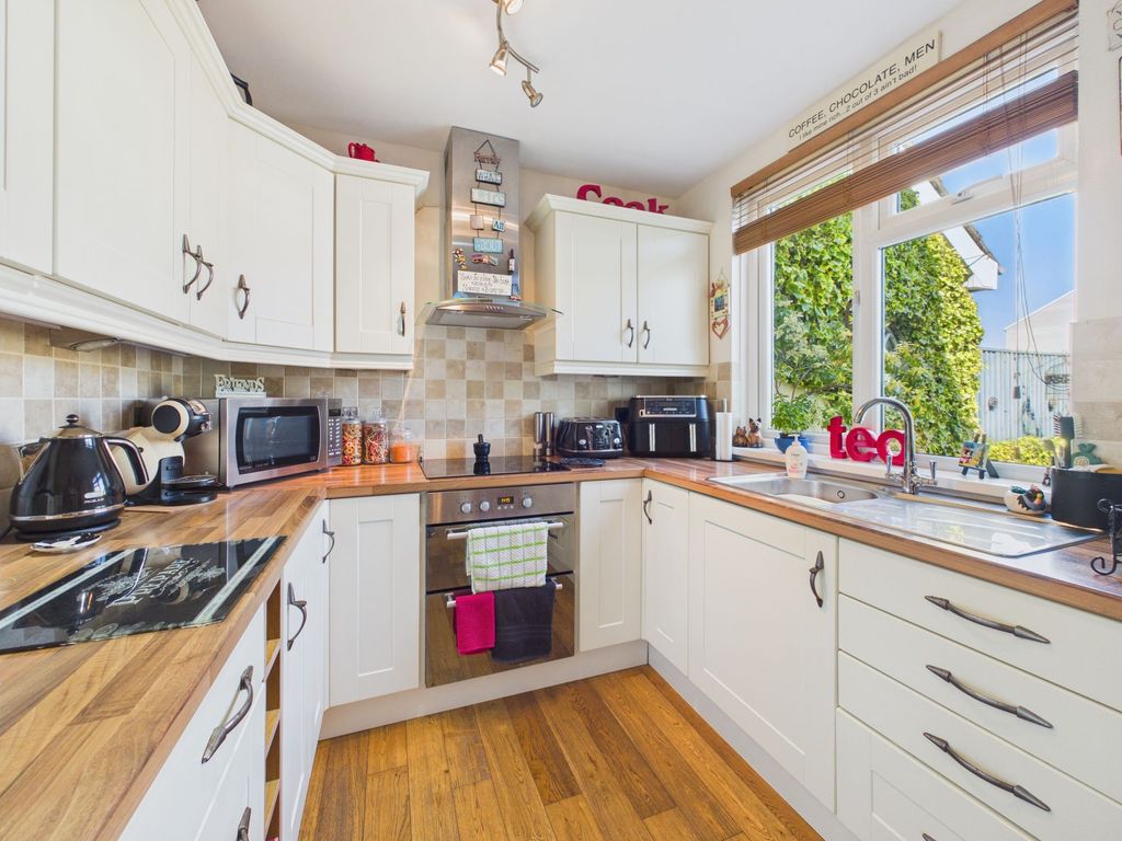 Property photo 2 of 23