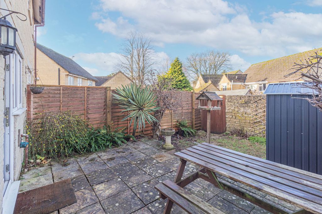 Property photo 2 of 9