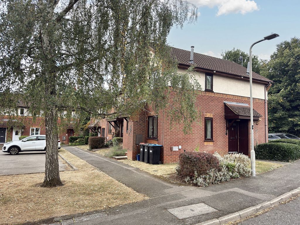 Property photo 2 of 8 Front/Side