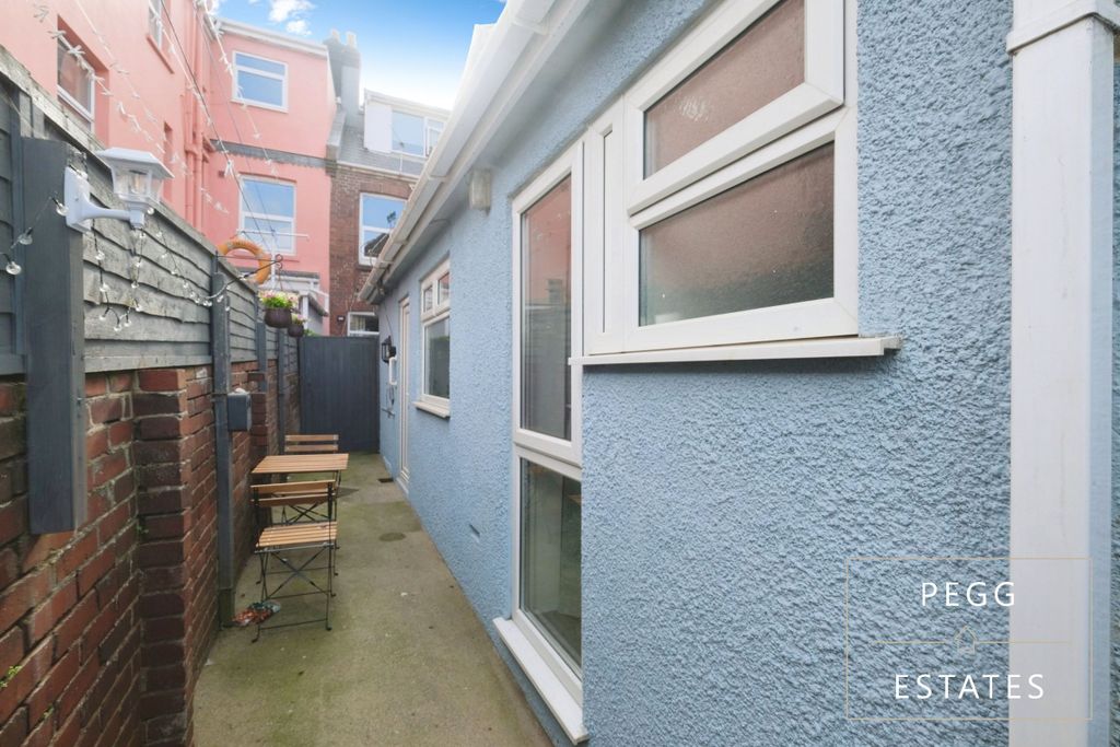Property photo 3 of 30