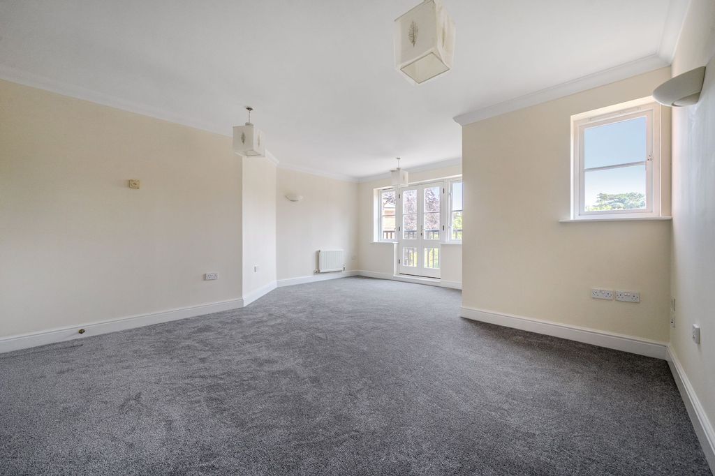 Property photo 3 of 11