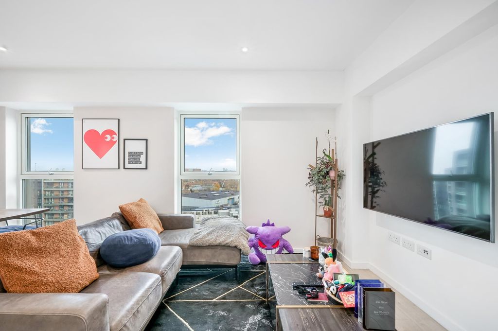 Property photo 2 of 13