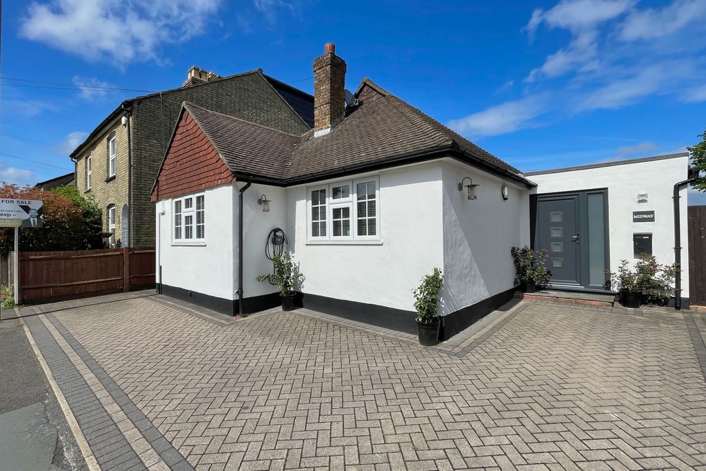 Property photo 1 of 41