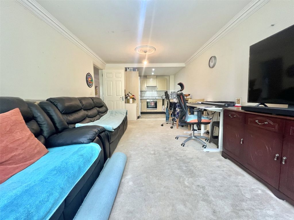 Property photo 3 of 9 Picture No. 06