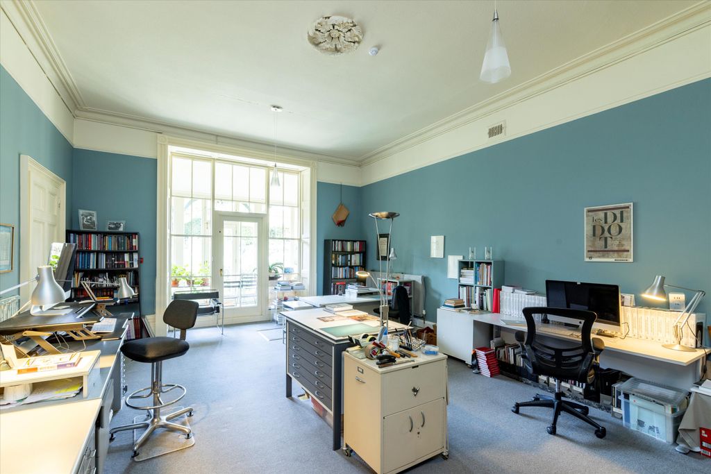 Additional image 11 of 5 bed town house for saleSilverless Street, Marlborough SN8