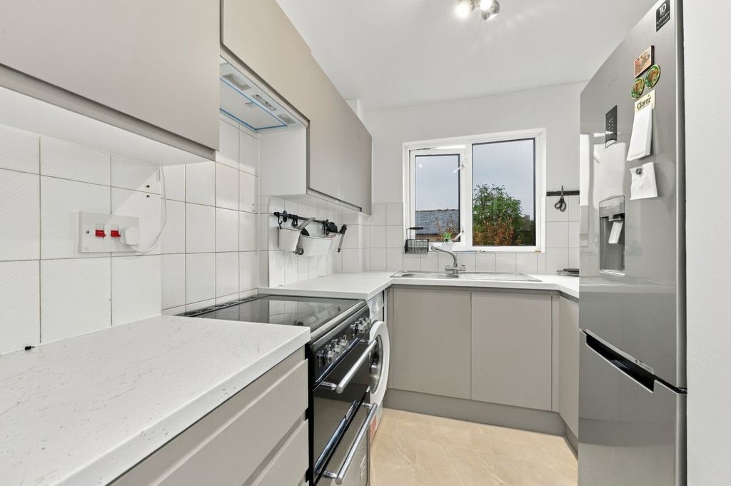 Property photo 2 of 20 Picture No. 17