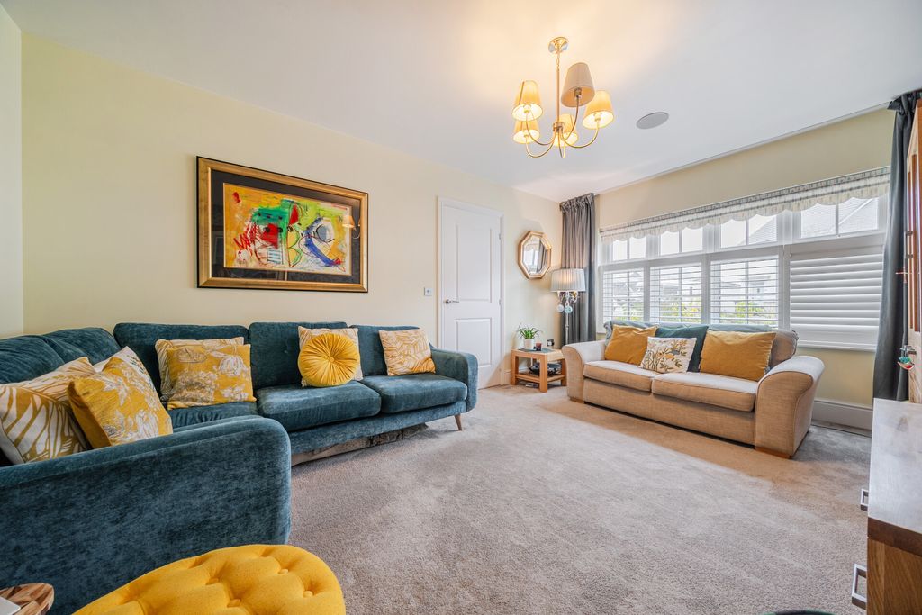 Property photo 2 of 23 1508935-17-1A00Ef...