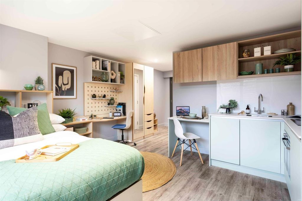 Property photo 2 of 12