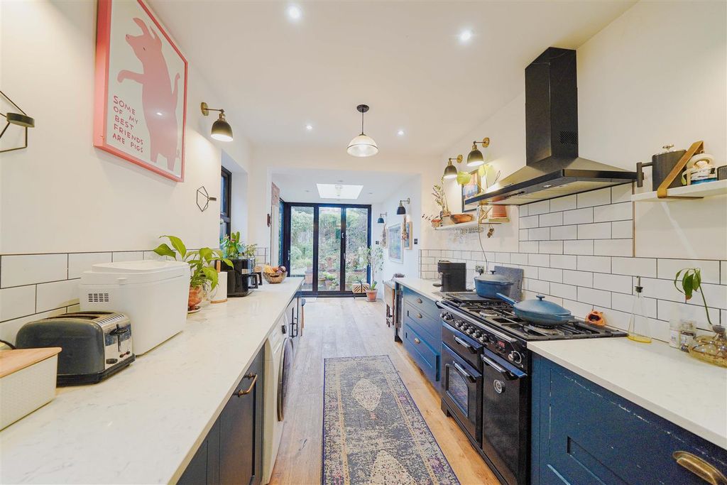 Property photo 2 of 46 Kitchen/Sun Lounge