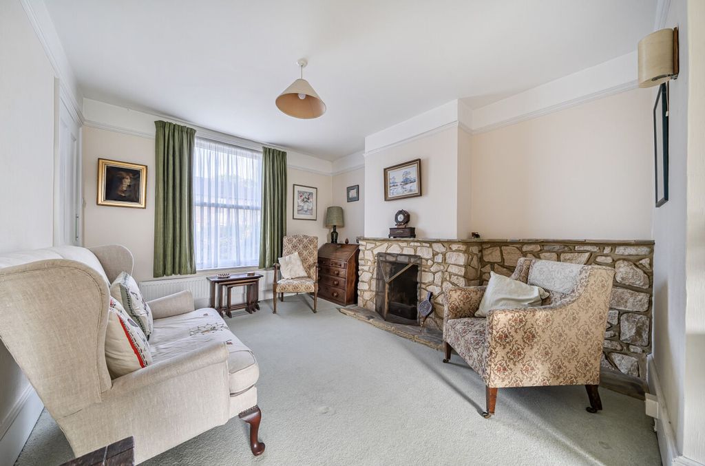 Property photo 2 of 18