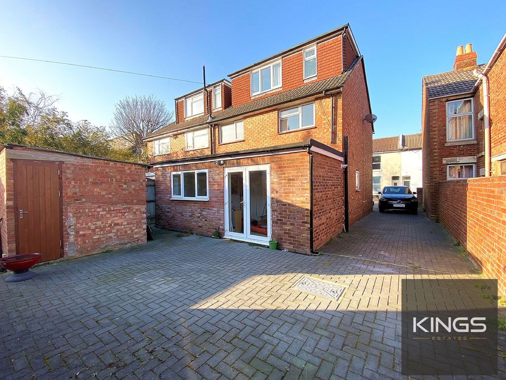 Property photo 2 of 14