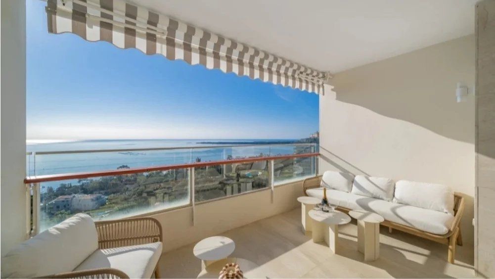 Property photo 1 of 15 2-Bedroom Sea View Apartment In Cannes