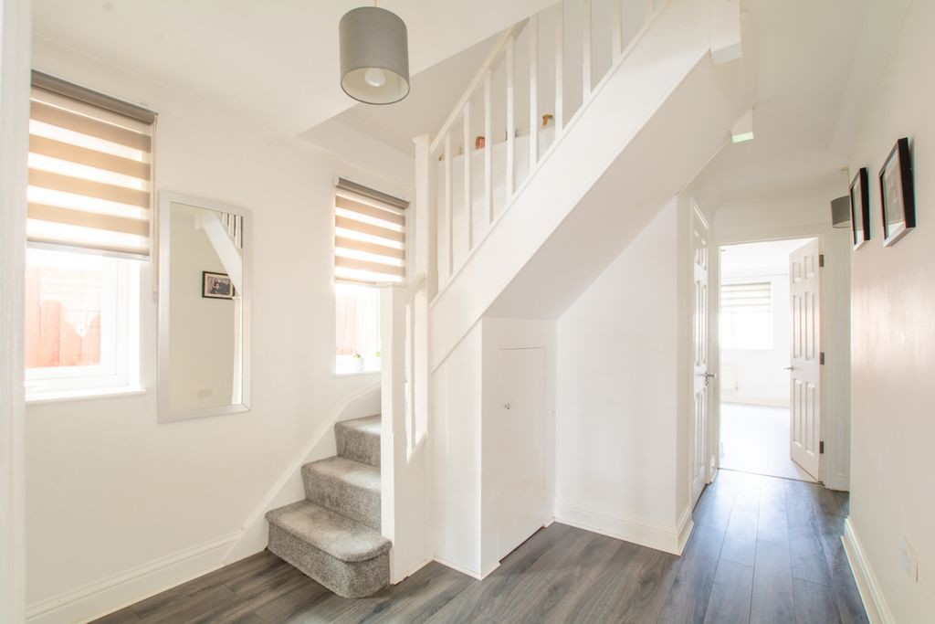 Property photo 2 of 16 Picture No. 21