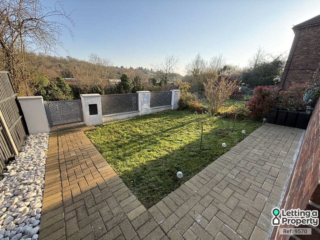 Property photo 2 of 12