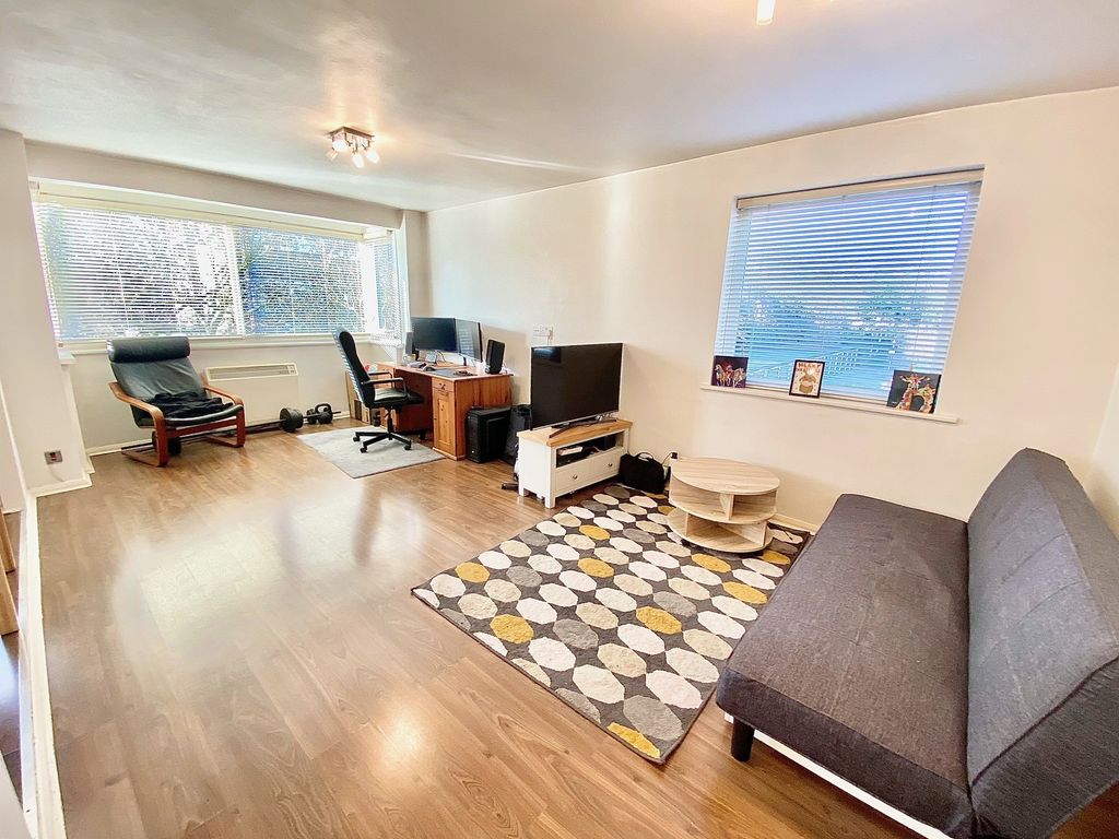 Property photo 3 of 9