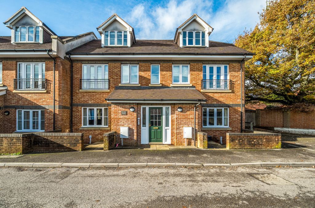 Property photo 1 of 12 1377335-2-6915c0F...