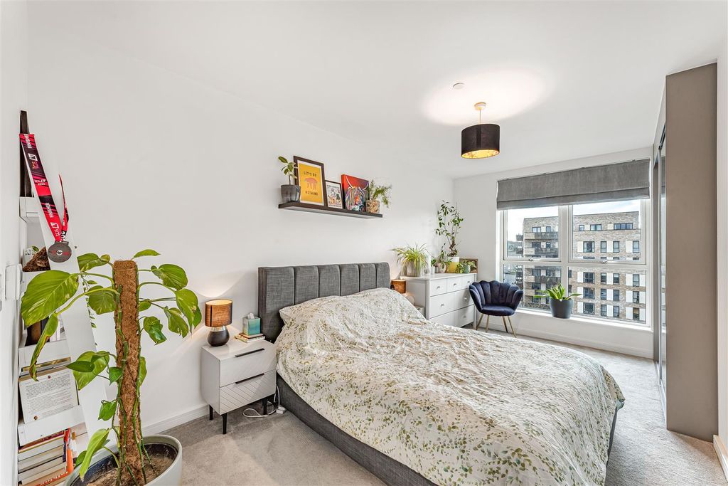 Property photo 3 of 18 3