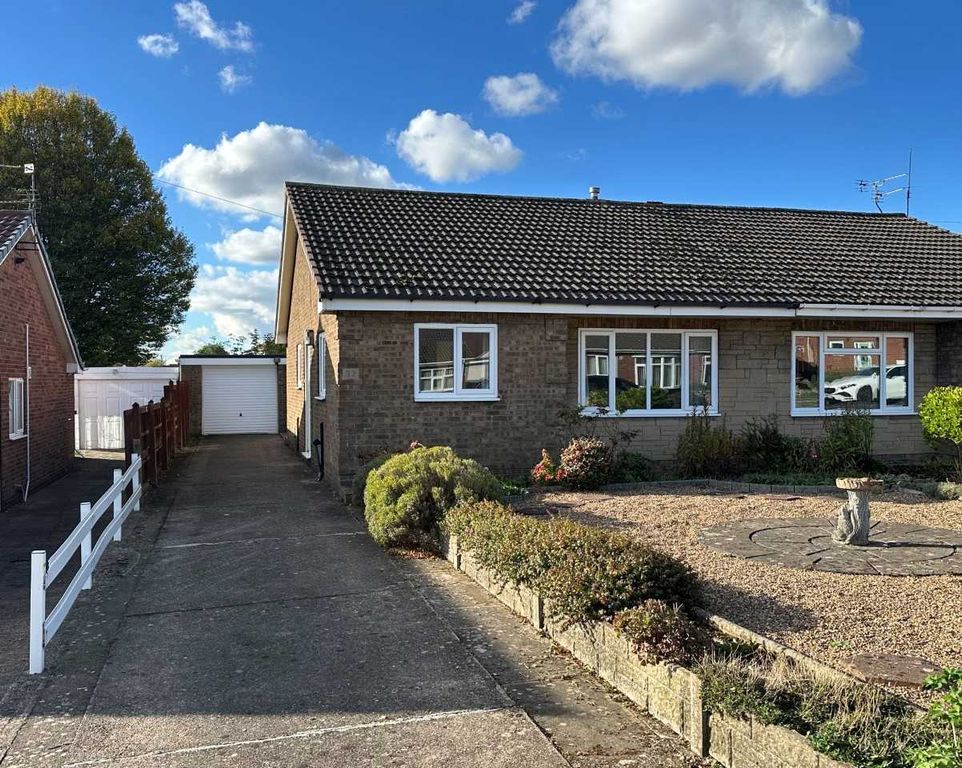 Property photo 2 of 17 Enclosed Entrance Porch: