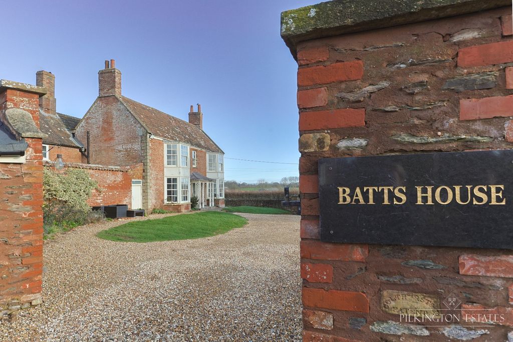 Property photo 2 of 42 4748363