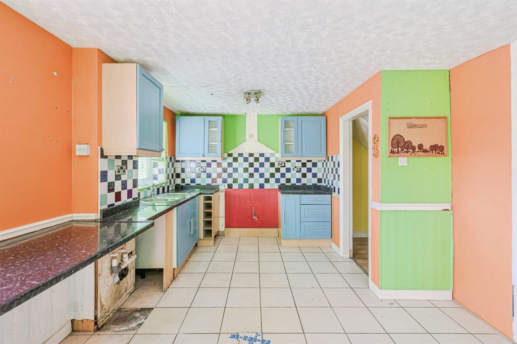 Property photo 3 of 13