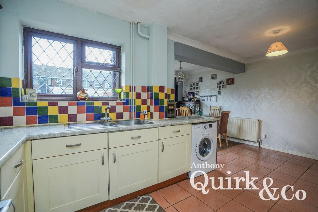 Property photo 3 of 14