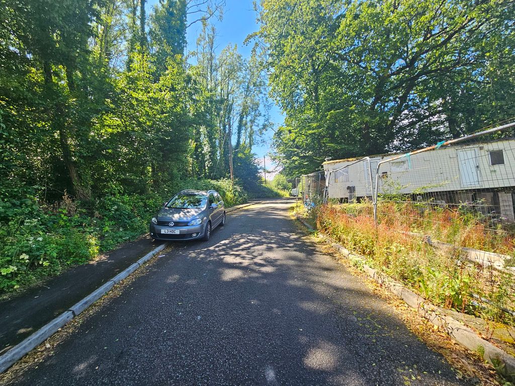 Property photo 2 of 8