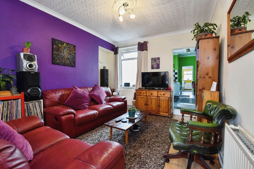 Property photo 3 of 17