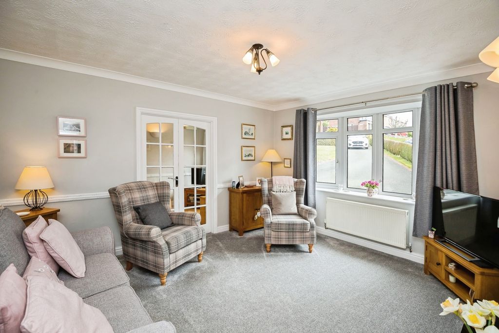 Property photo 3 of 20 Living Room