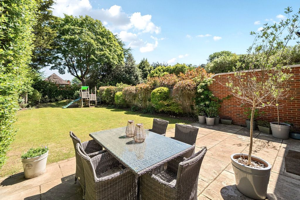 Property photo 2 of 27 Picture No. 64