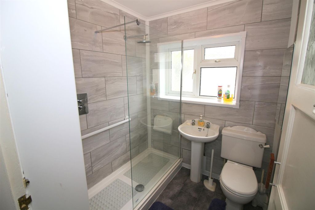 Property photo 3 of 12 Shower Room